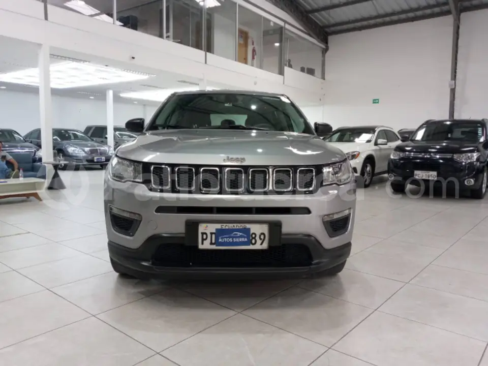 Foto 2 de Jeep Compass Sport