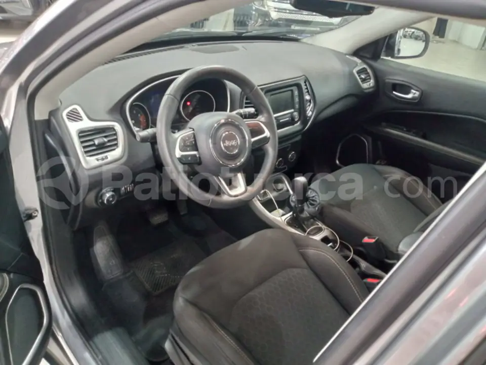 Foto 4 de Jeep Compass Sport