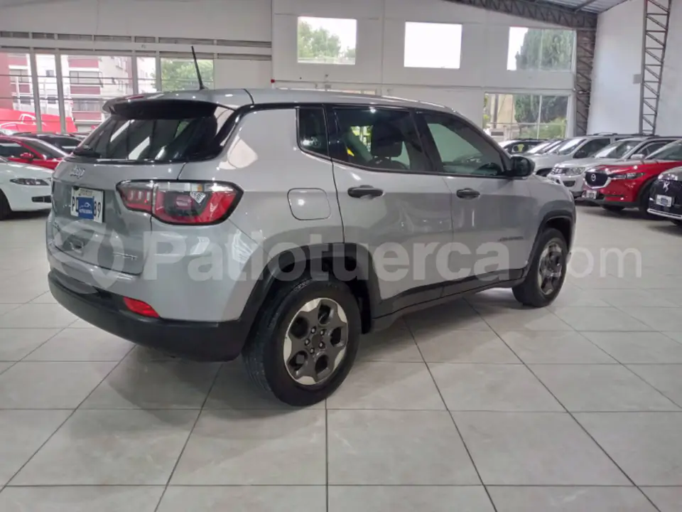 Foto 7 de Jeep Compass Sport