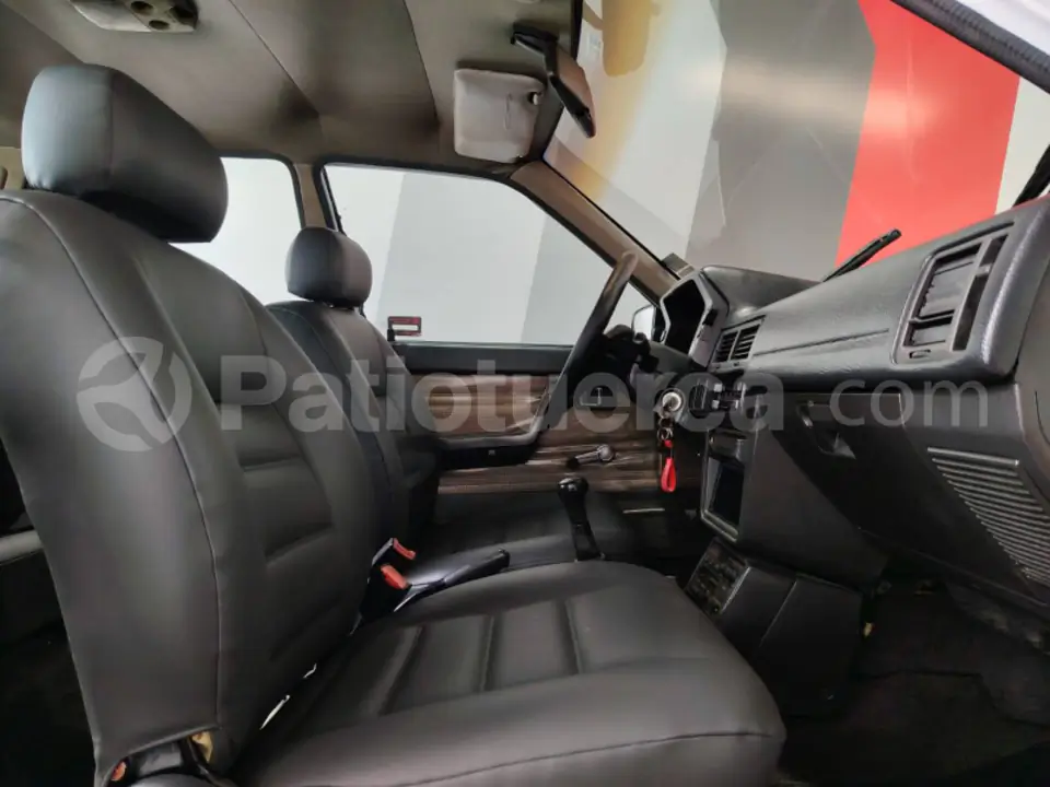 Foto 14 de Mazda 323 NX