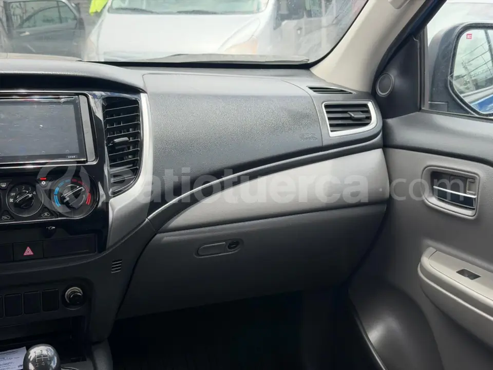 Foto 13 de Mitsubishi L200 HIRIDER
