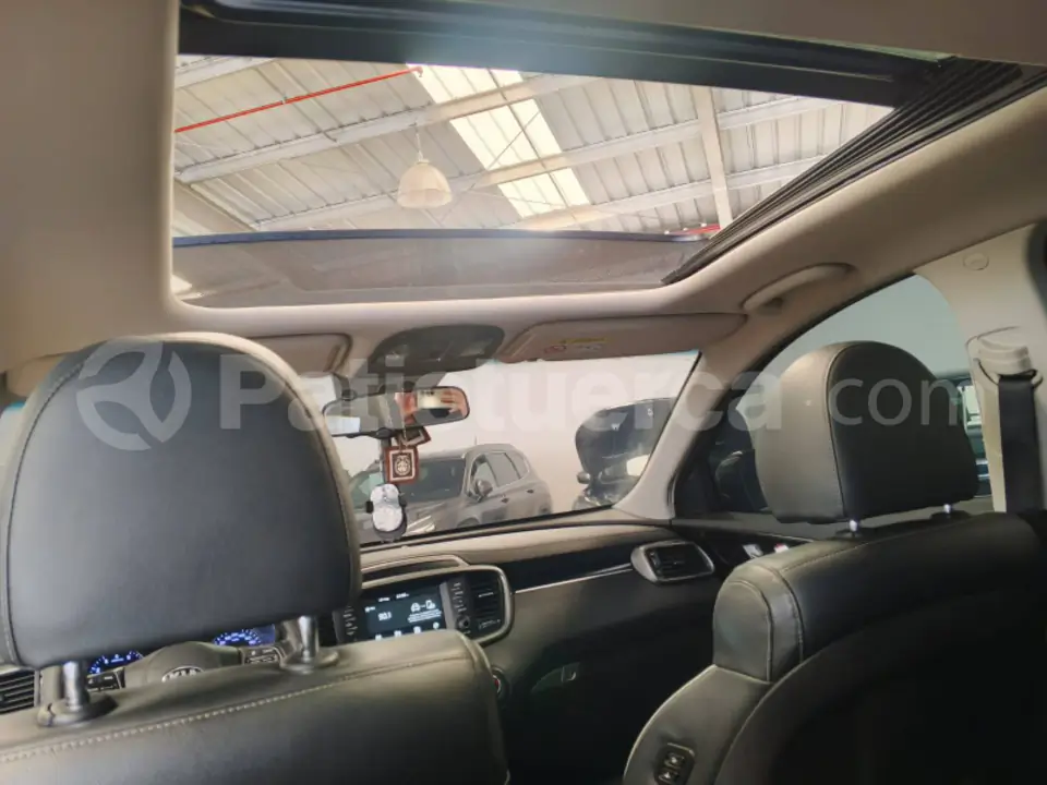 Foto 2 de Kia SORENTO GLS