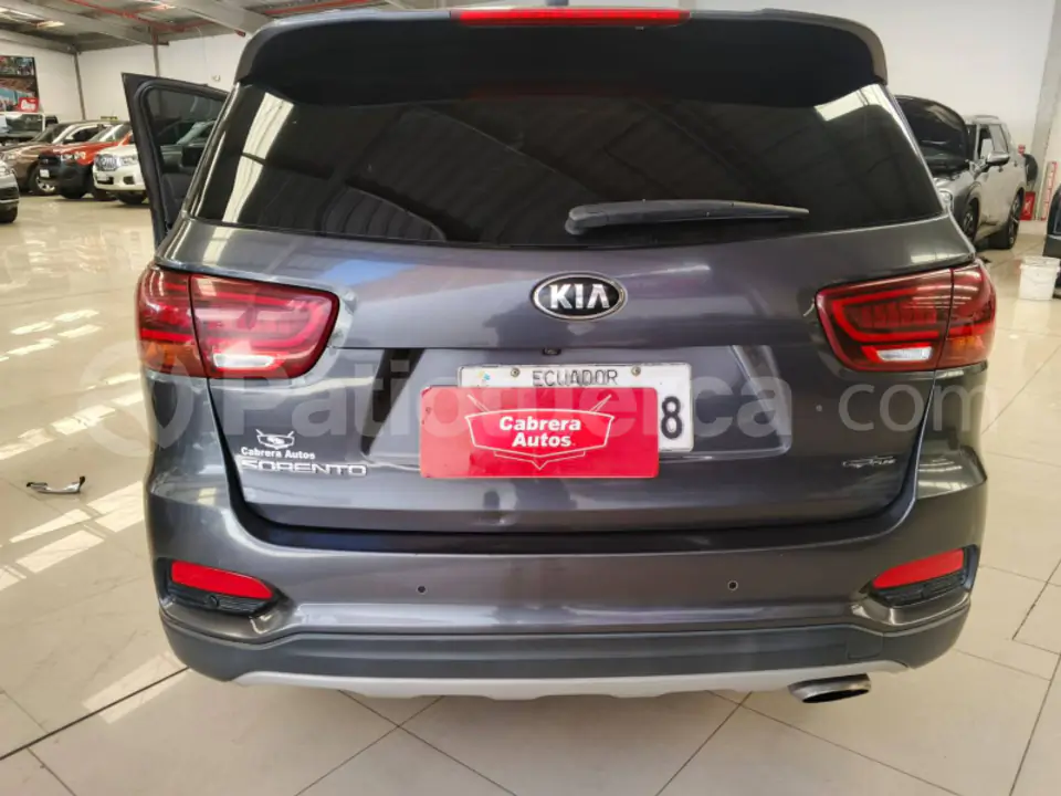 Foto 13 de Kia SORENTO GLS
