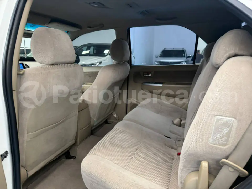 Foto 8 de Toyota Fortuner