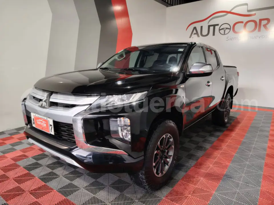 Foto 1 de Mitsubishi L200 GLX