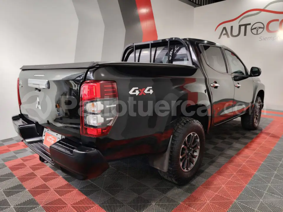 Foto 3 de Mitsubishi L200 GLX