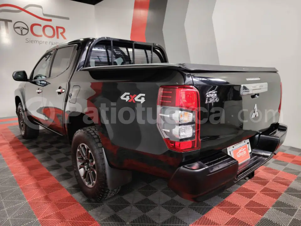 Foto 7 de Mitsubishi L200 GLX