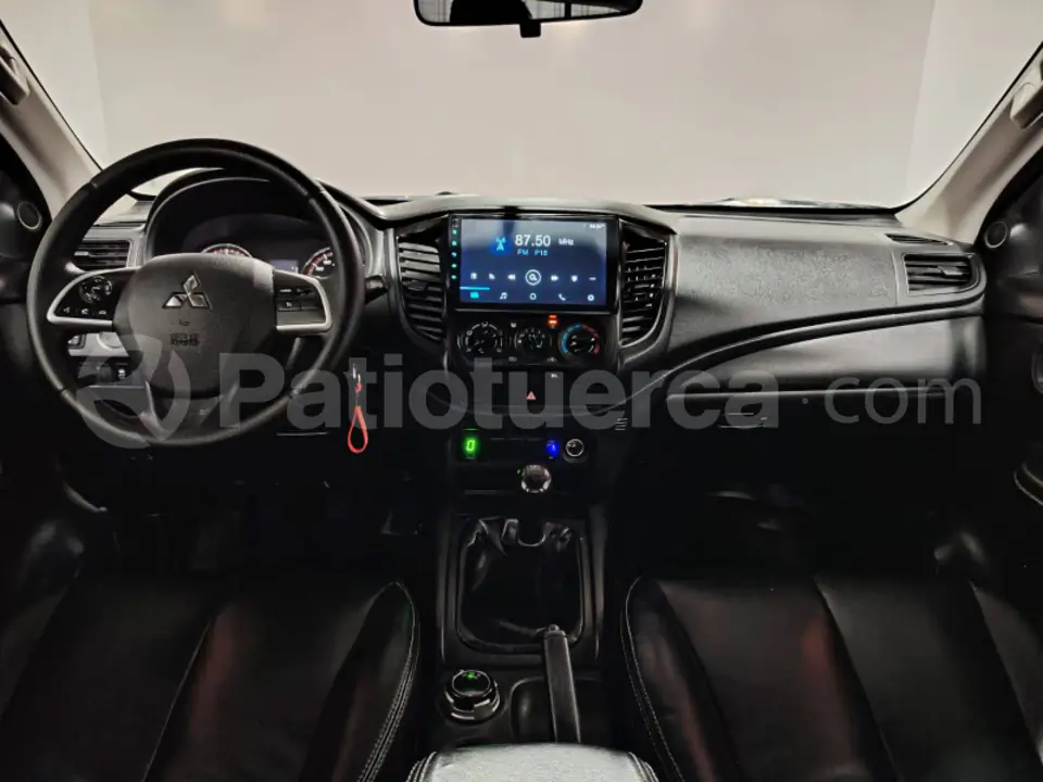 Foto 11 de Mitsubishi L200 GLX