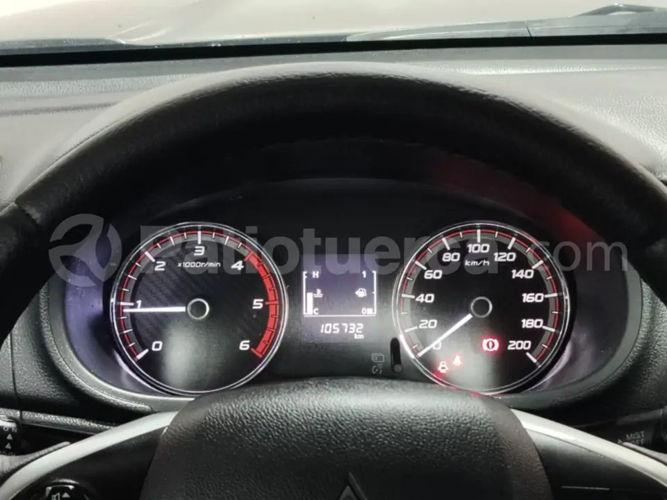 Foto 14 de Mitsubishi L200 GLX