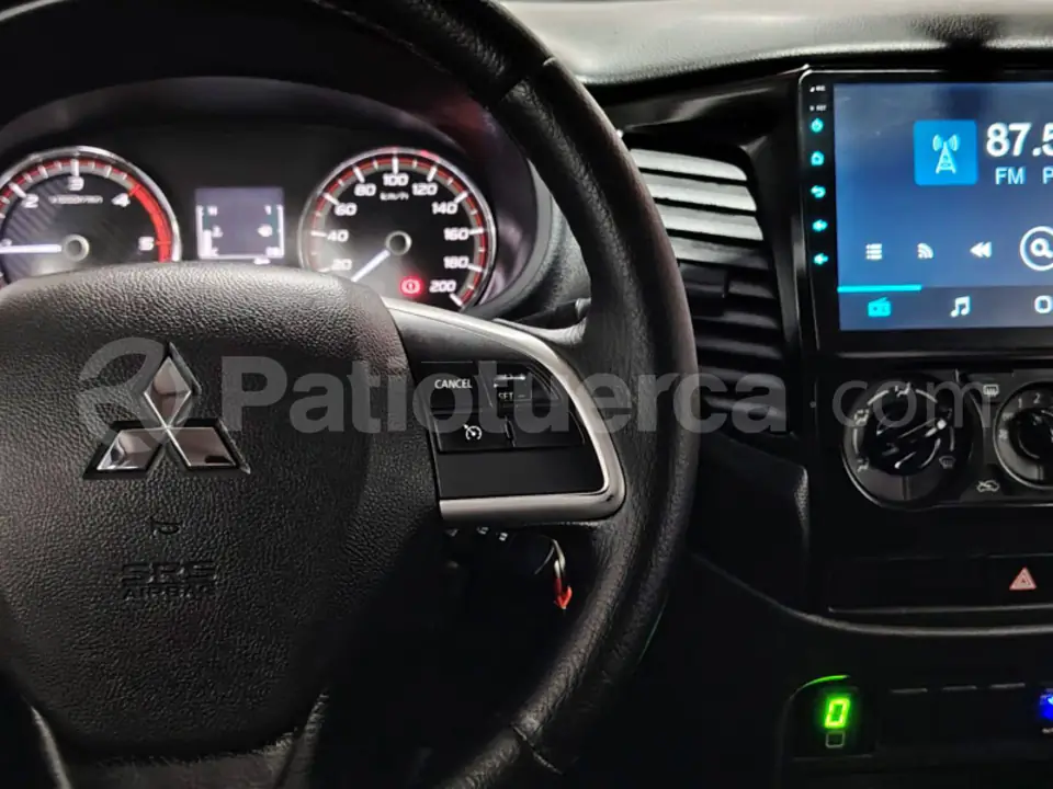 Foto 17 de Mitsubishi L200 GLX