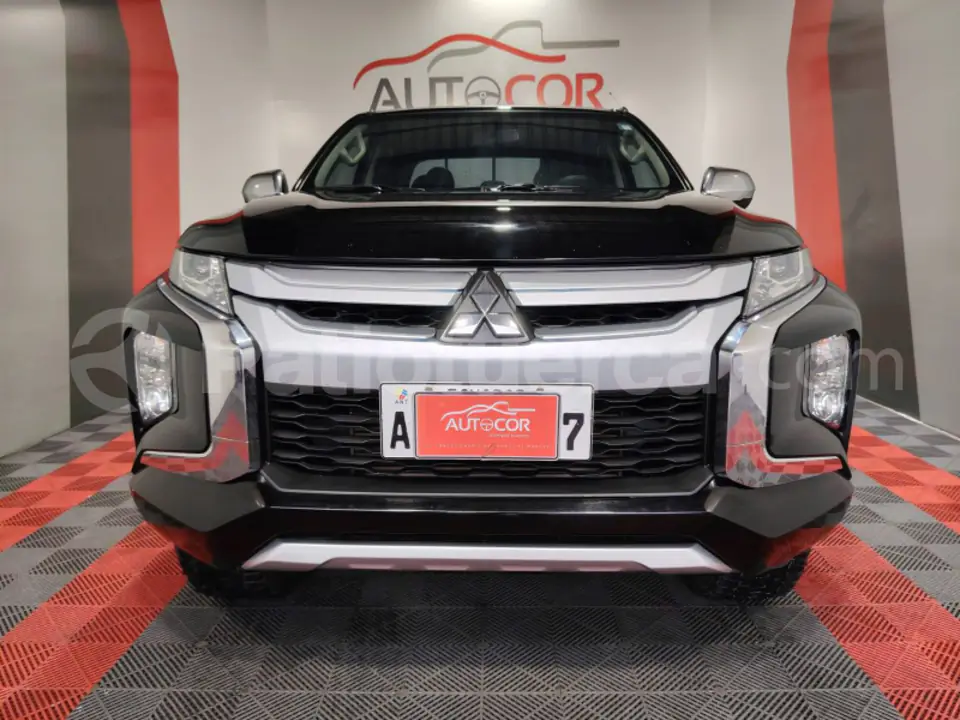 Foto 19 de Mitsubishi L200 GLX