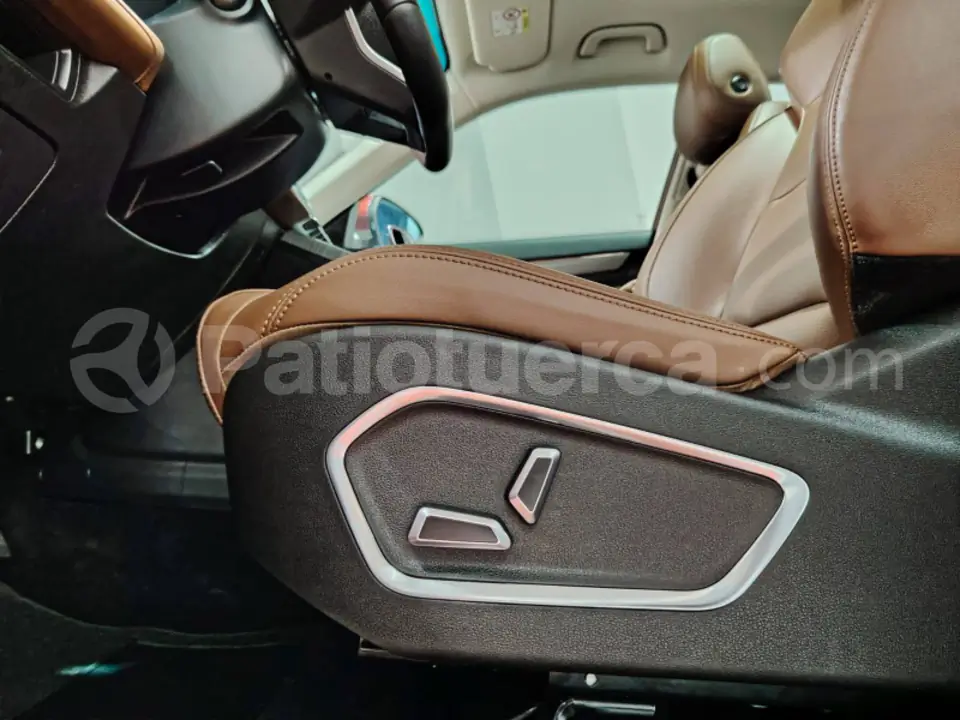Foto 25 de Geely Azkarra