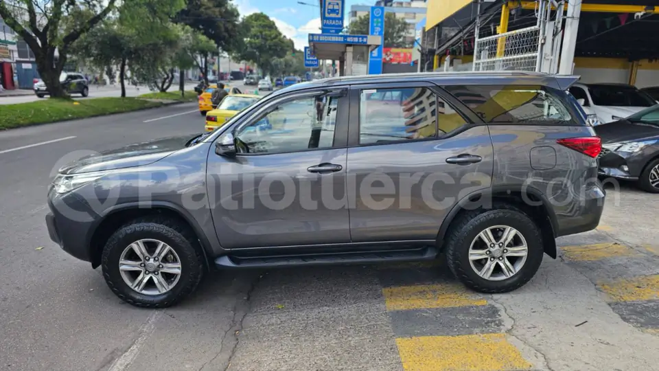 Foto 5 de Toyota New Fortuner