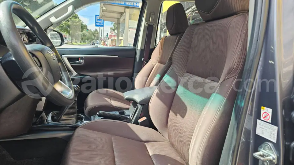 Foto 13 de Toyota New Fortuner