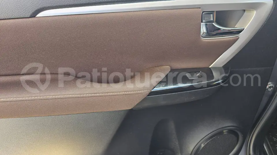 Foto 21 de Toyota New Fortuner