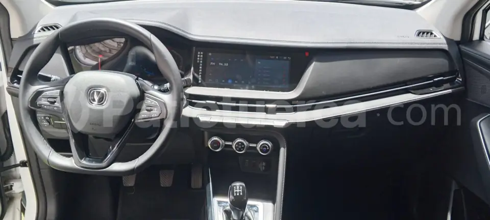Foto 5 de Changan NEW CS15 GT