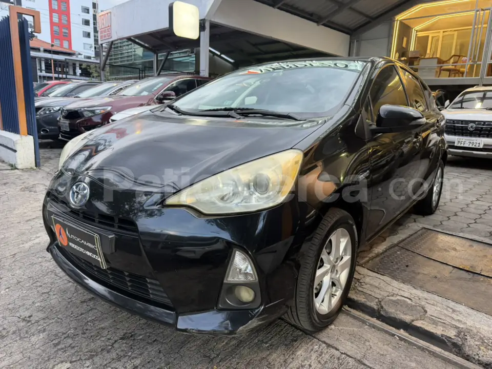 Foto 3 de Toyota Prius C Sport