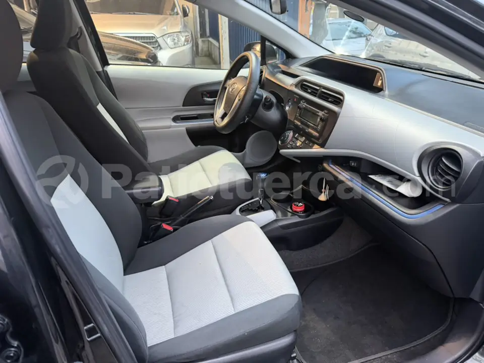 Foto 4 de Toyota Prius C Sport