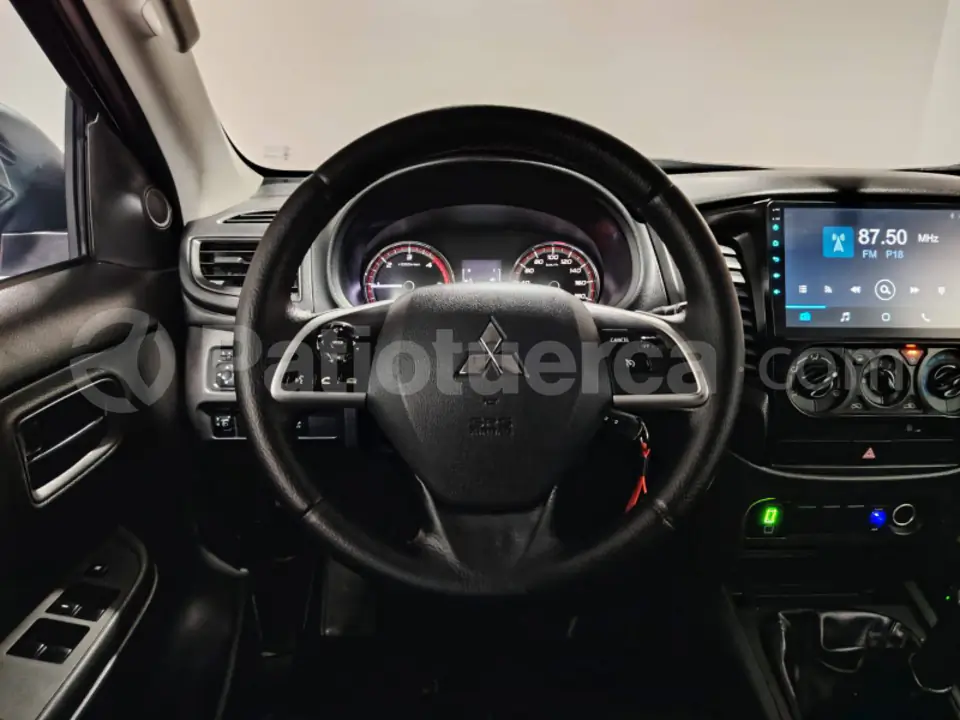 Foto 4 de Mitsubishi L200 GLX