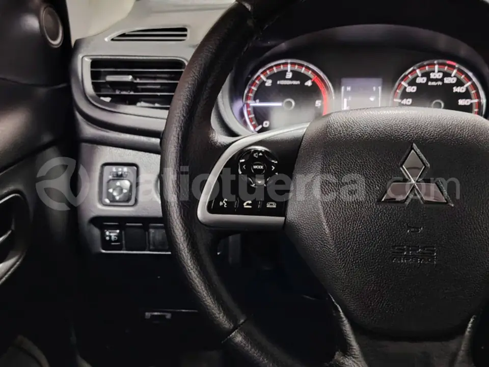 Foto 5 de Mitsubishi L200 GLX