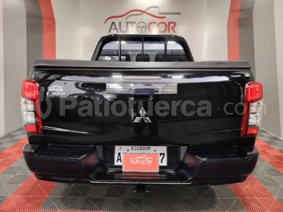 Foto 26 de Mitsubishi L200 GLX