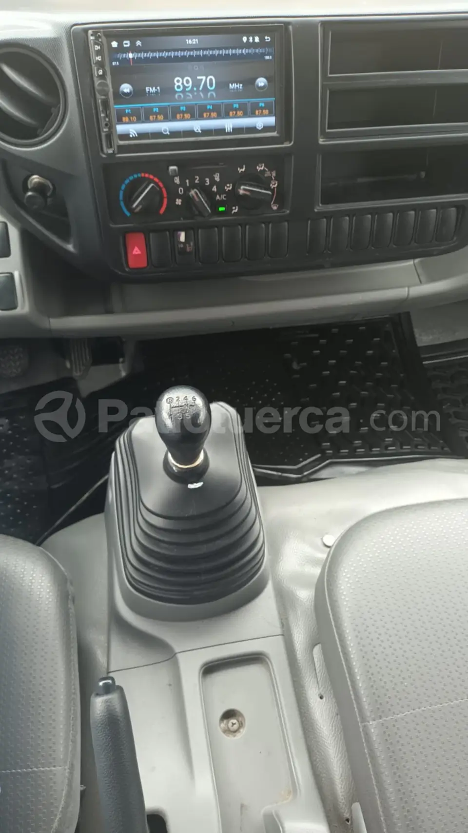 Foto 18 de Hino 716