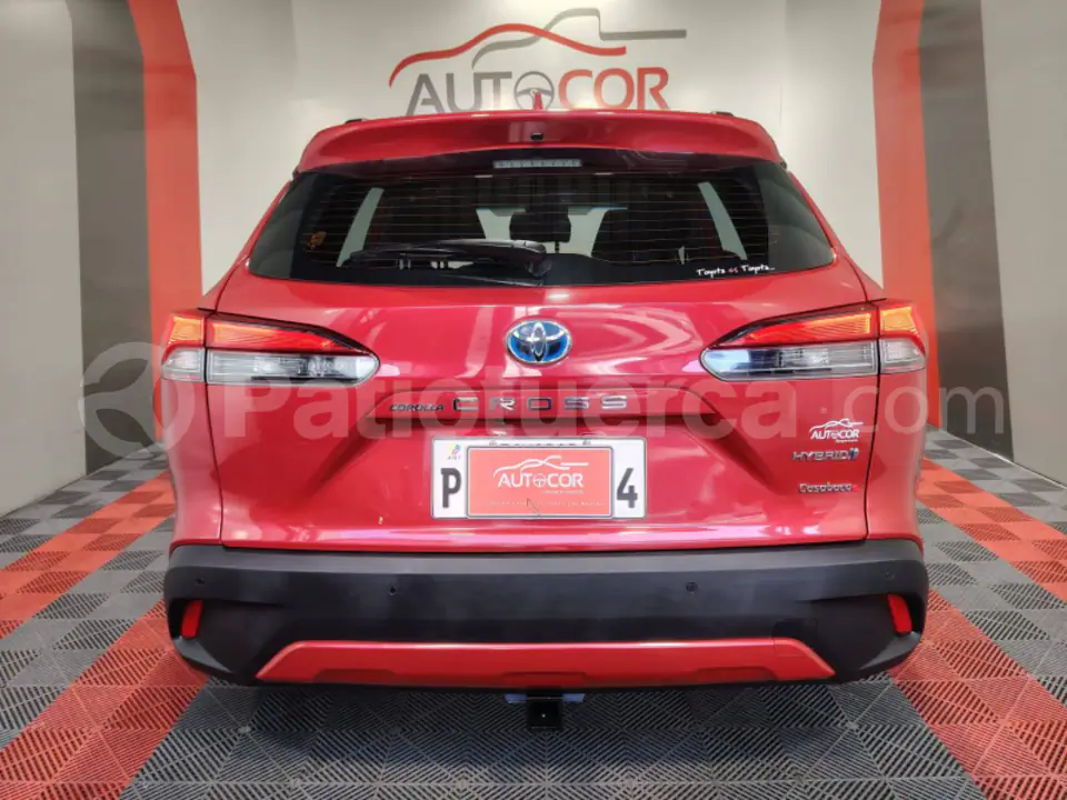Foto 4 de Toyota Corolla Cross High