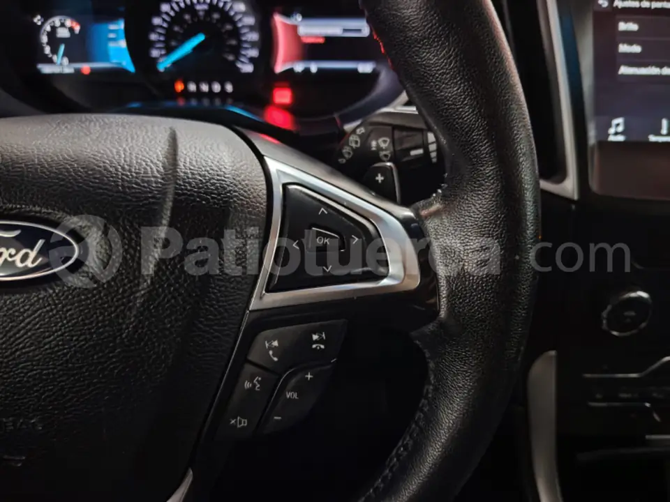 Foto 16 de Ford Edge