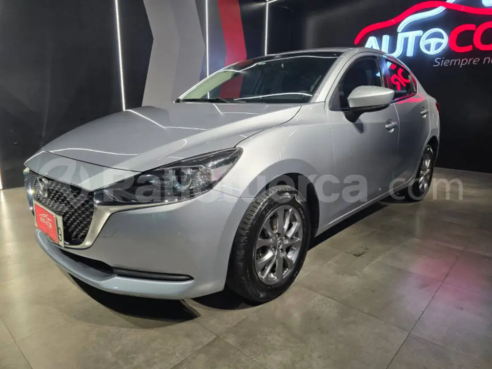Foto 1 de Mazda 2 SDN CORE