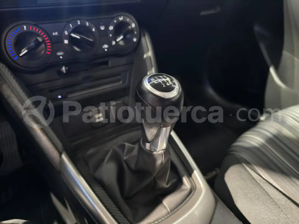 Foto 11 de Mazda 2 SDN CORE