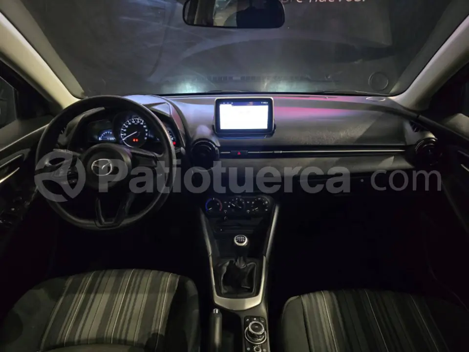 Foto 19 de Mazda 2 SDN CORE