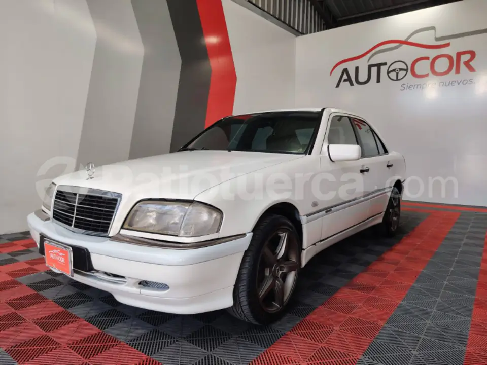 Foto 1 de Mercedes Benz C200