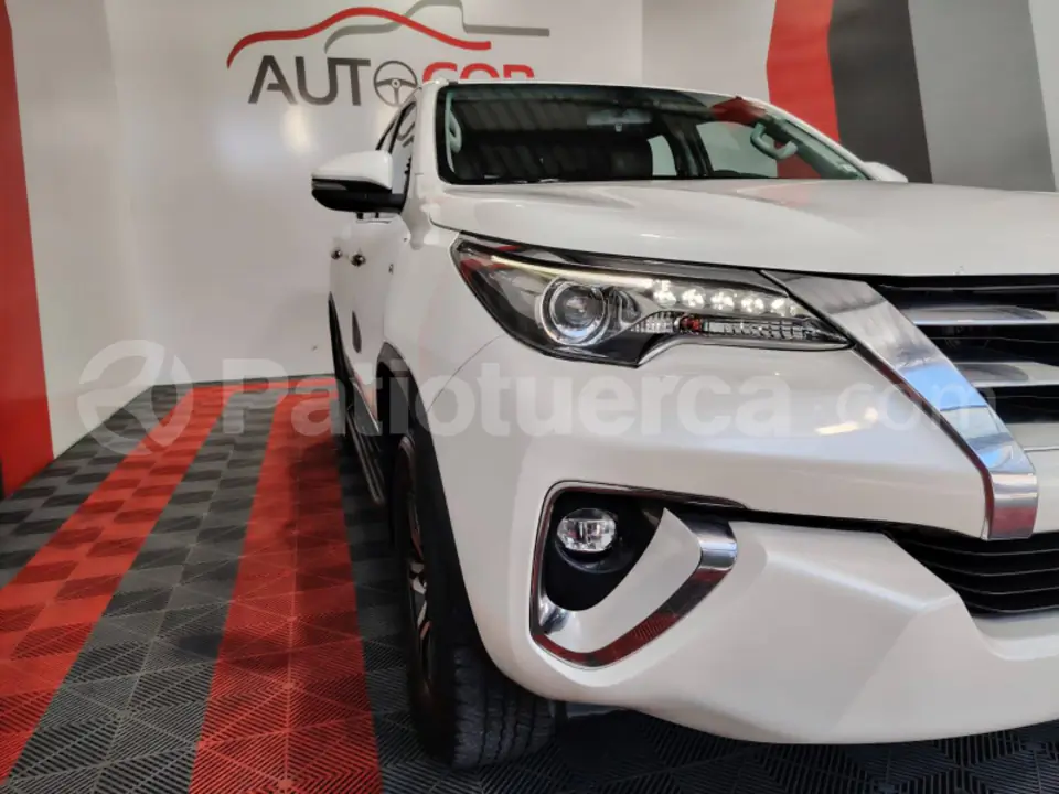 Foto 4 de Toyota New Fortuner