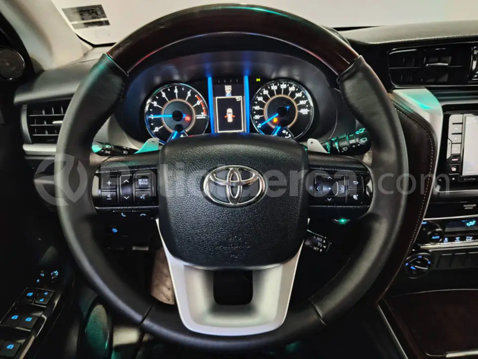 Foto 19 de Toyota New Fortuner