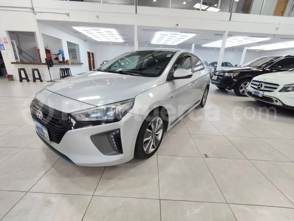 Foto 1 de Hyundai Ioniq Hybrid