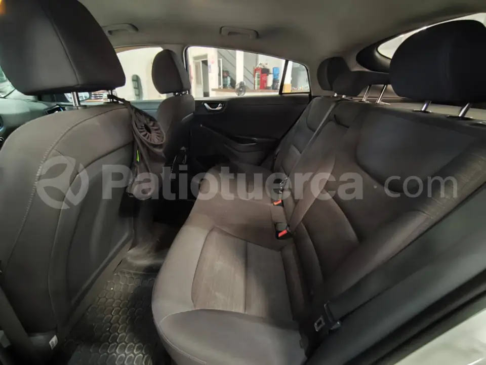Foto 4 de Hyundai Ioniq Hybrid