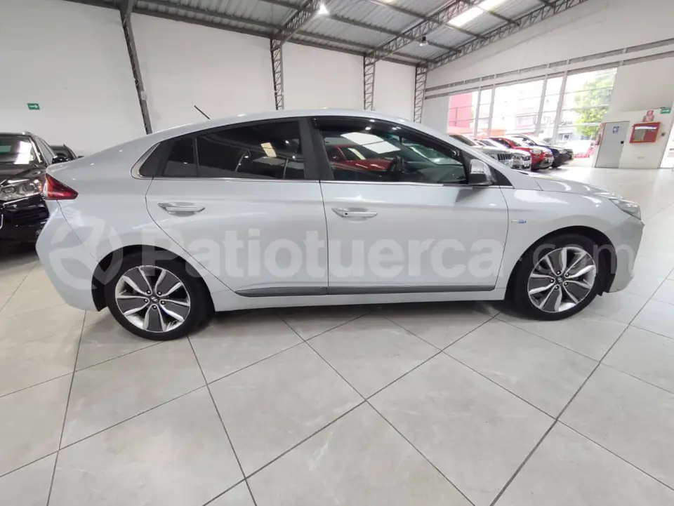 Foto 5 de Hyundai Ioniq Hybrid