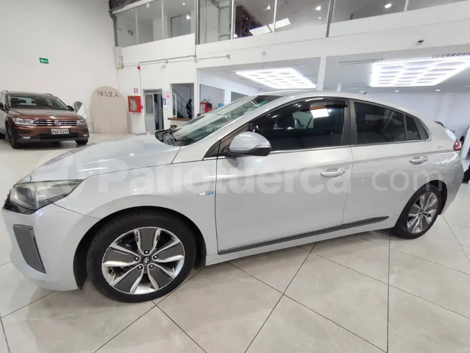 Foto 6 de Hyundai Ioniq Hybrid