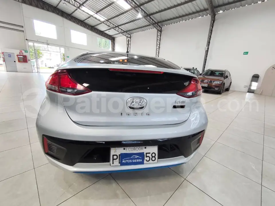 Foto 7 de Hyundai Ioniq Hybrid
