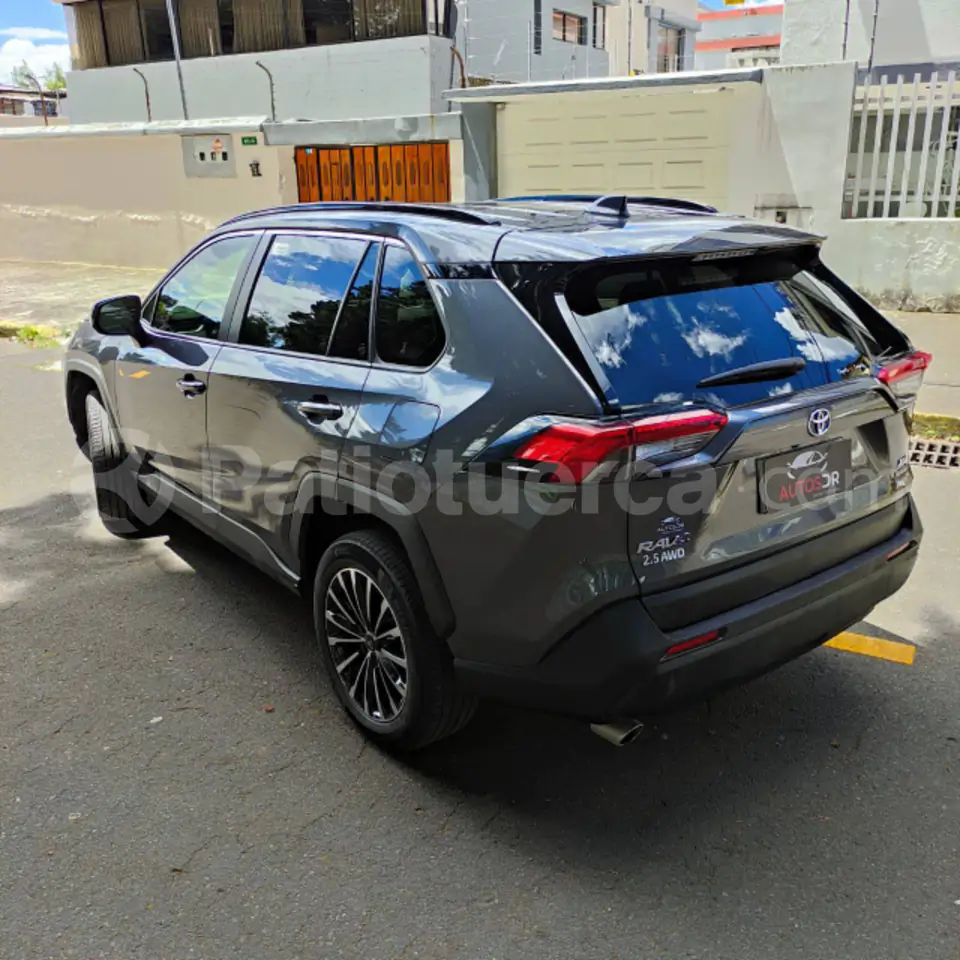Foto 15 de Toyota RAV 4 XLE