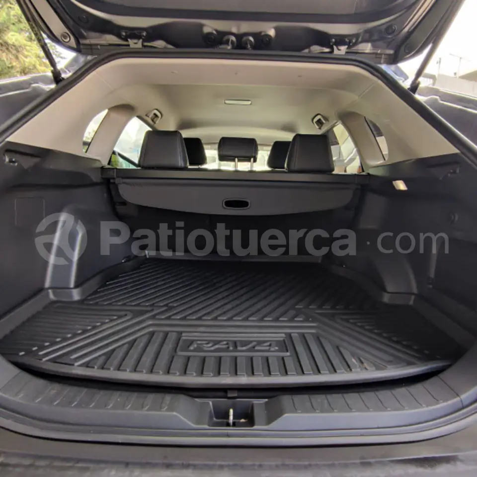 Foto 19 de Toyota RAV 4 XLE