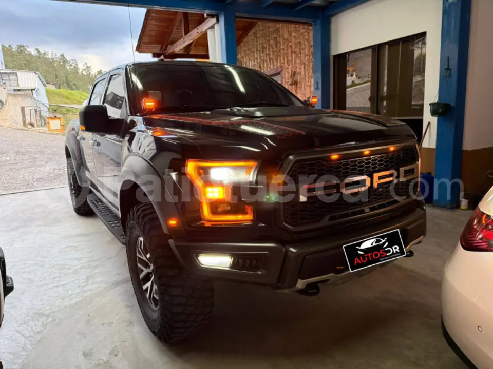 Foto 1 de Ford F150 Raptor AC