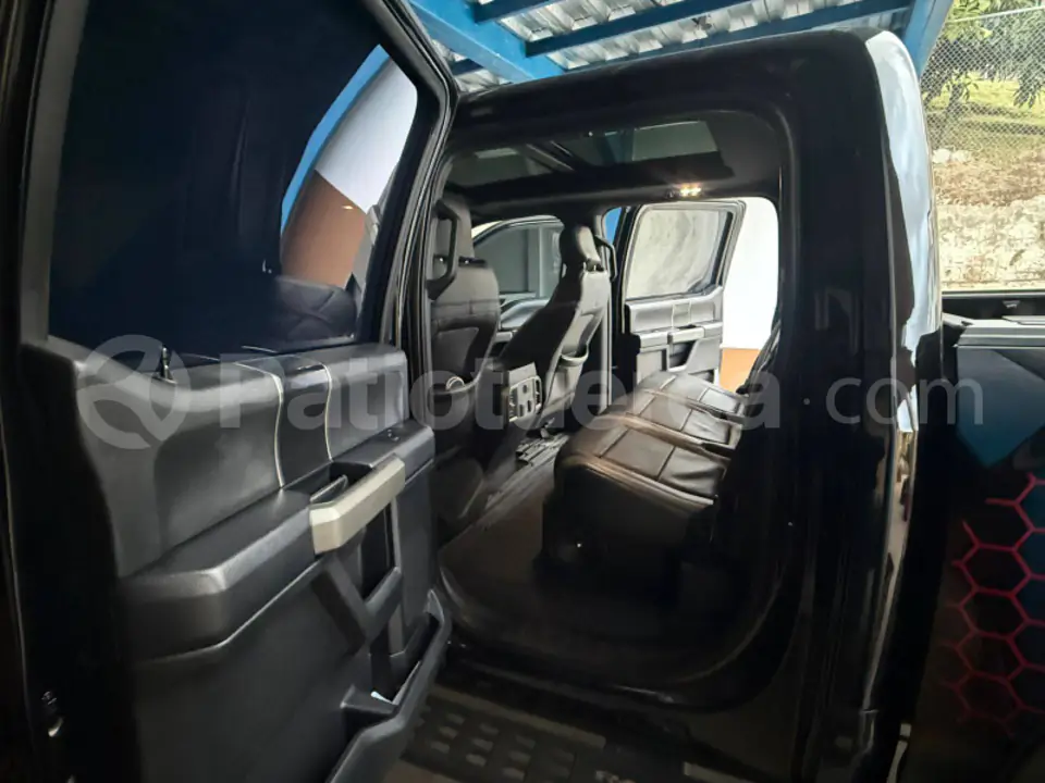 Foto 4 de Ford F150 Raptor AC