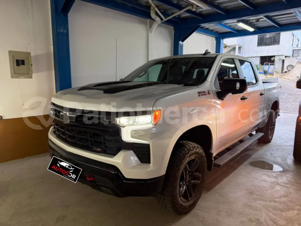 Foto 2 de Chevrolet Silverado Trailboss Z71 AC