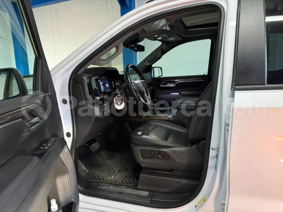 Foto 3 de Chevrolet Silverado Trailboss Z71 AC