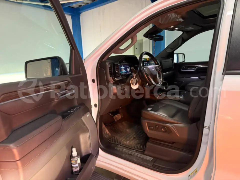 Foto 8 de Chevrolet Silverado Trailboss Z71 AC