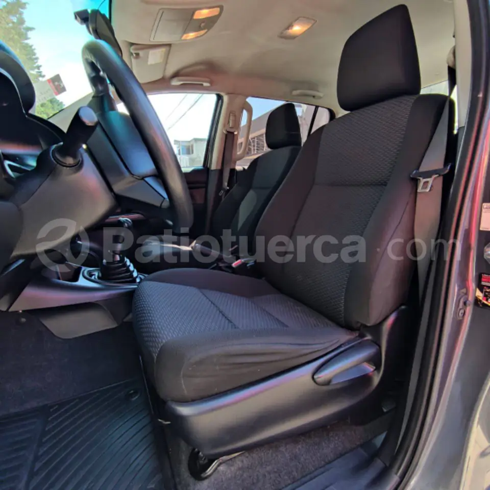 Foto 15 de Toyota Hilux