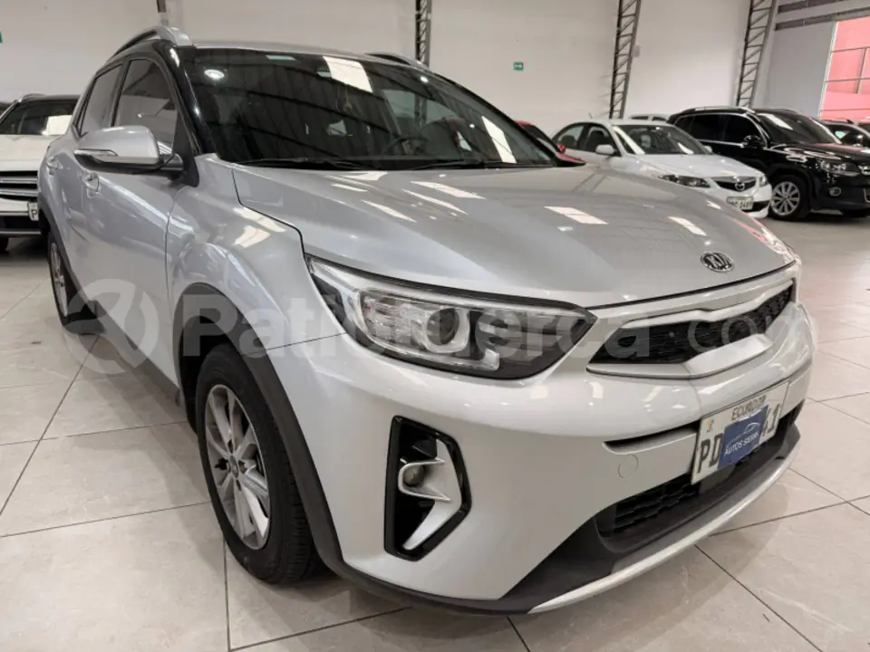 Foto 3 de Kia Stonic LX