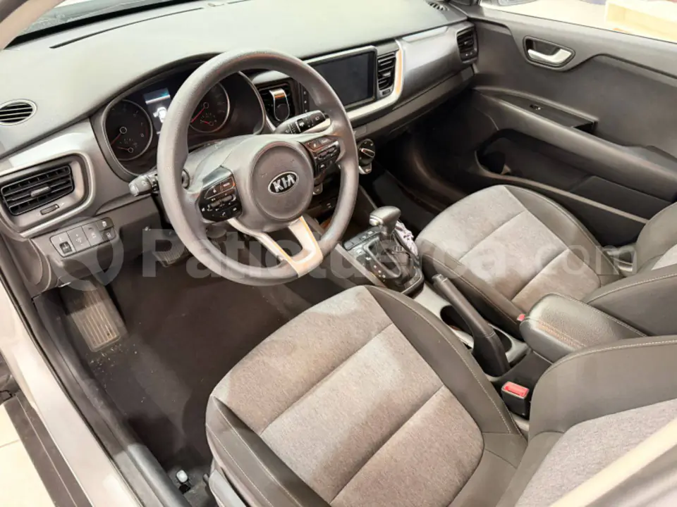 Foto 4 de Kia Stonic LX