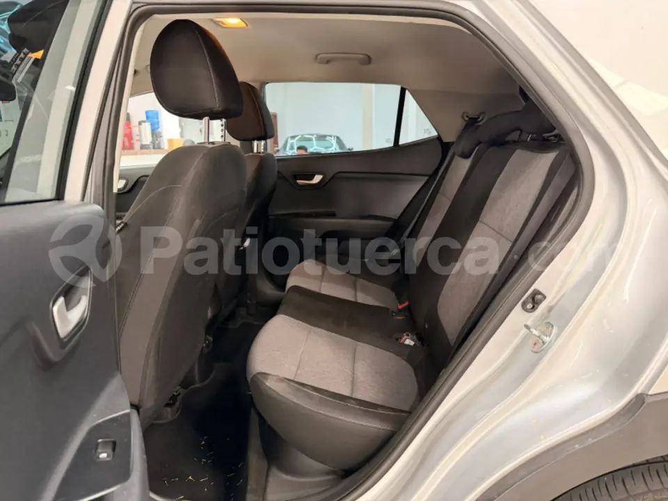 Foto 6 de Kia Stonic LX